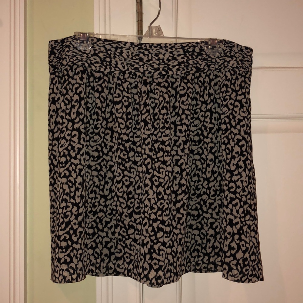 FLOWY SKIRT